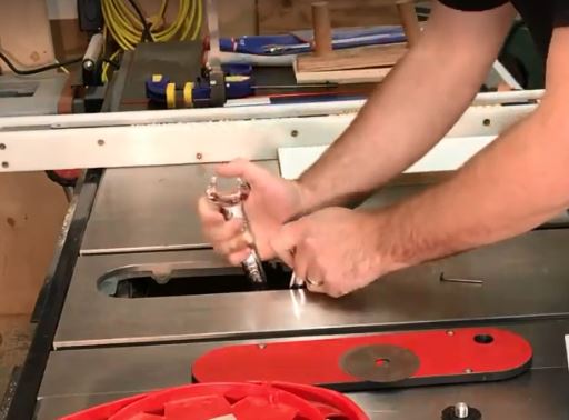 Table saw blade removal